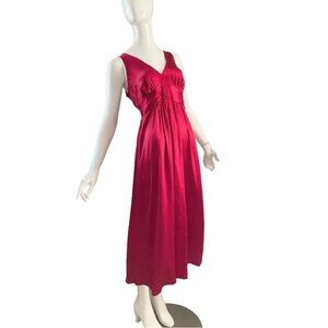 100% silk red soma nightgown size M